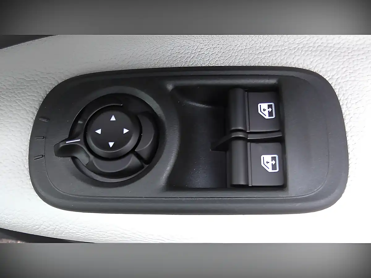 Used 2023 Fiat 500E La Prima Black - Interior and Exterior details 6