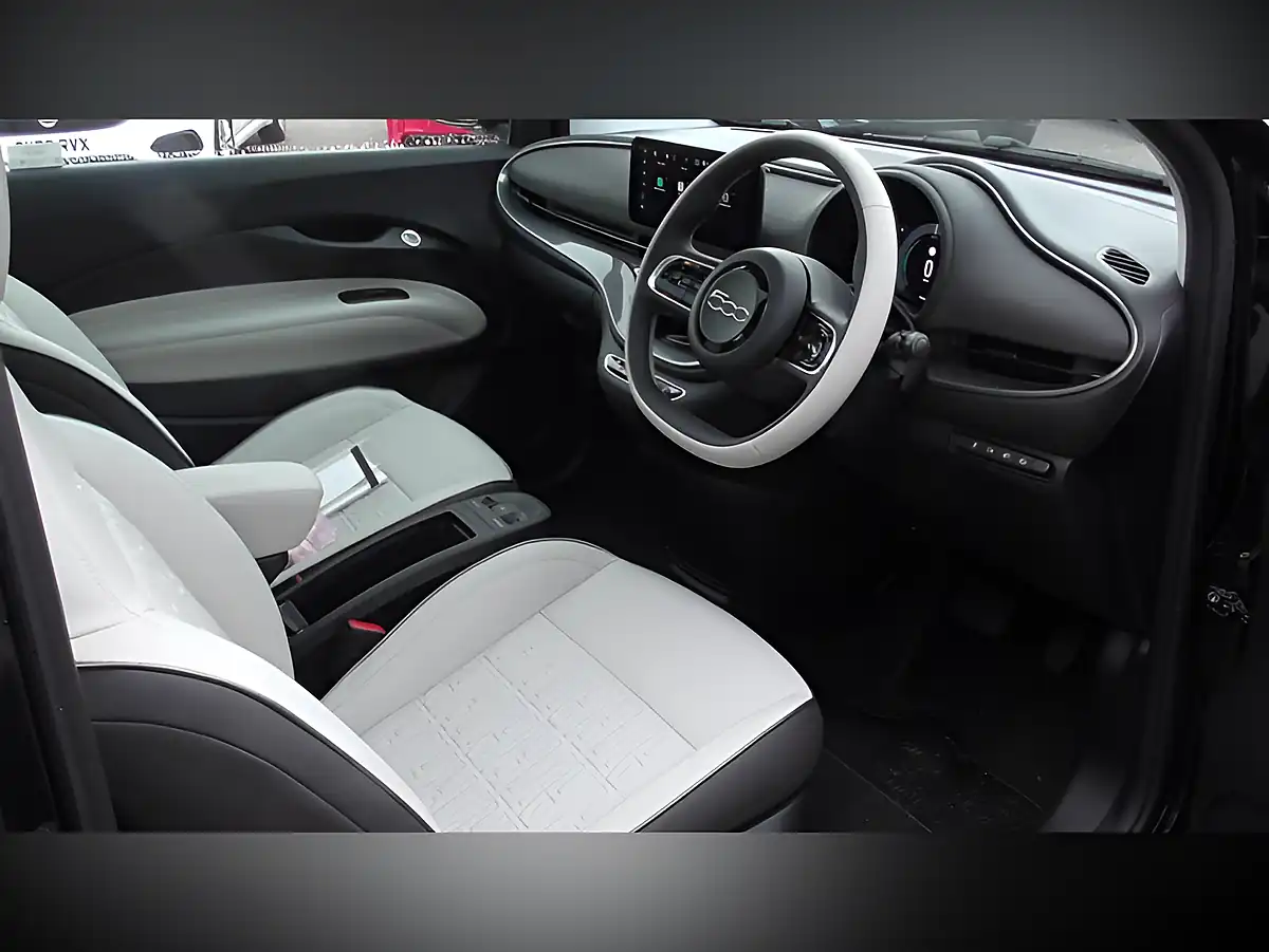 Used 2023 Fiat 500E La Prima Black - Interior and Exterior details 8