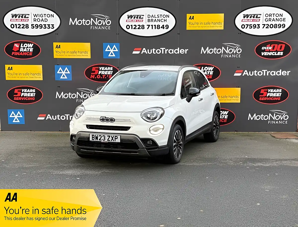 Used 2023 Fiat 500X Cross White - Front View