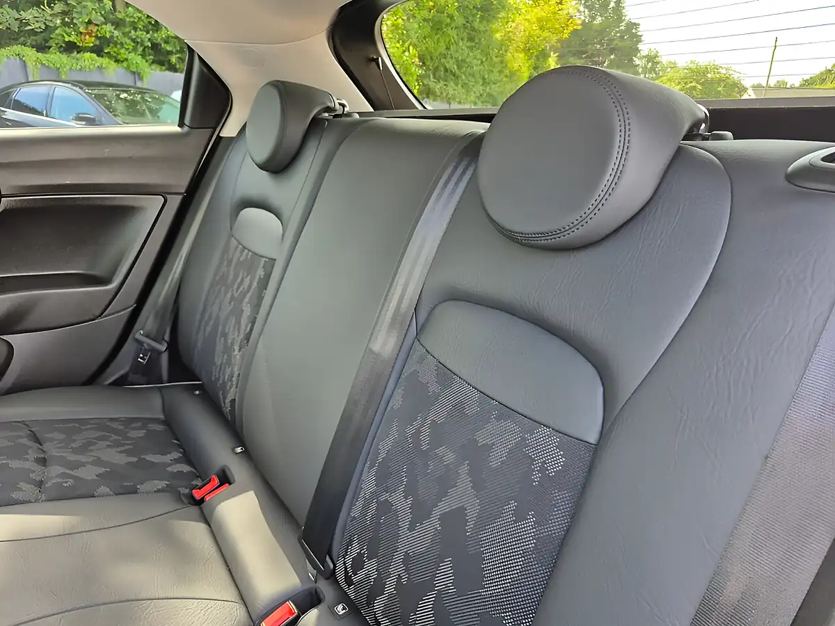 Used 2023 Fiat 500X Cross White - Interior and Exterior details 16