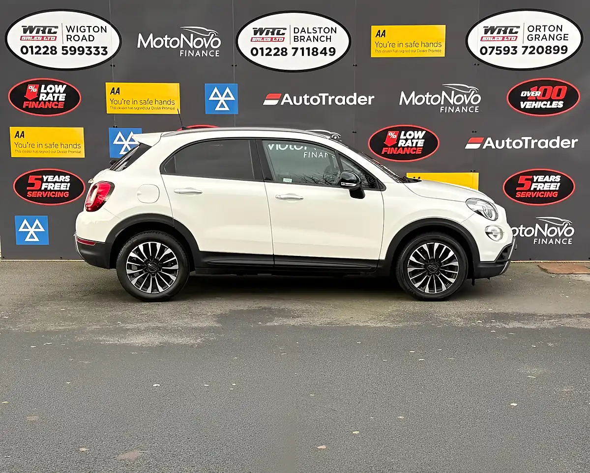 Used 2023 Fiat 500X Cross White - Interior and Exterior details 5