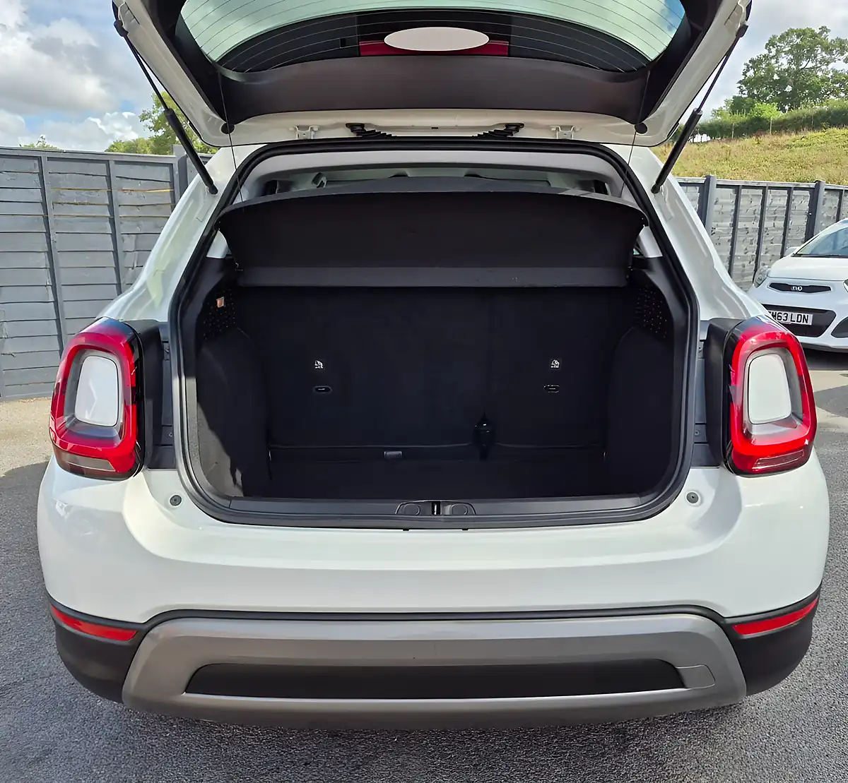 Used 2023 Fiat 500X Cross White - Interior and Exterior details 9
