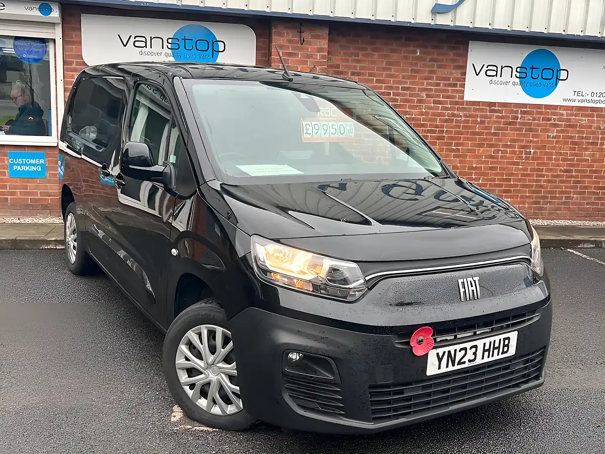 Used 2023 Fiat Doblo Maxi Primo Perla Black - Front View