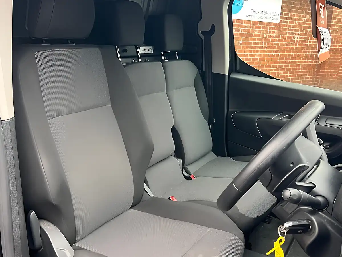Used 2023 Fiat Doblo Maxi Primo Perla Black - Interior and Exterior details 10