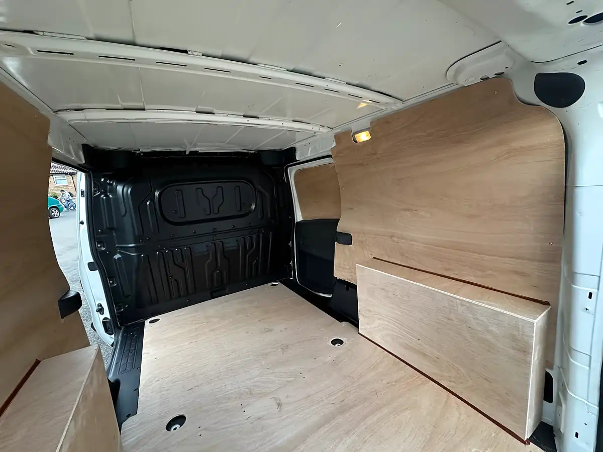 Used 2023 Fiat Doblo Maxi Tecnico White - Interior and Exterior details 10