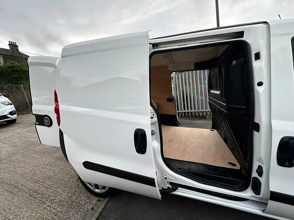 Used 2023 Fiat Doblo Maxi Tecnico White - Interior and Exterior details 12
