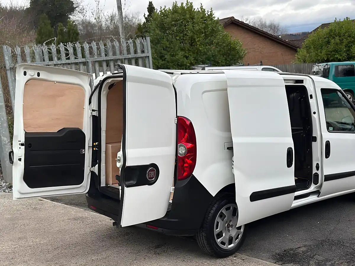 Used 2023 Fiat Doblo Maxi Tecnico White - Interior and Exterior details 15