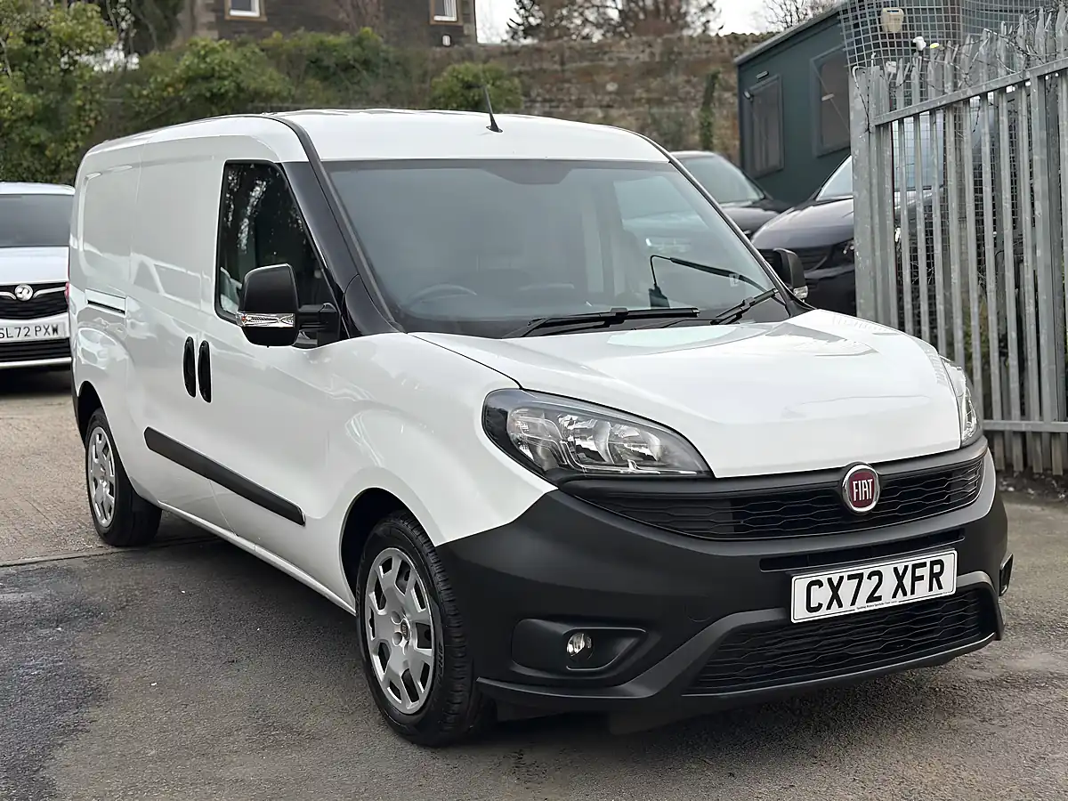 Used 2023 Fiat Doblo Maxi Tecnico White - Interior and Exterior details 18