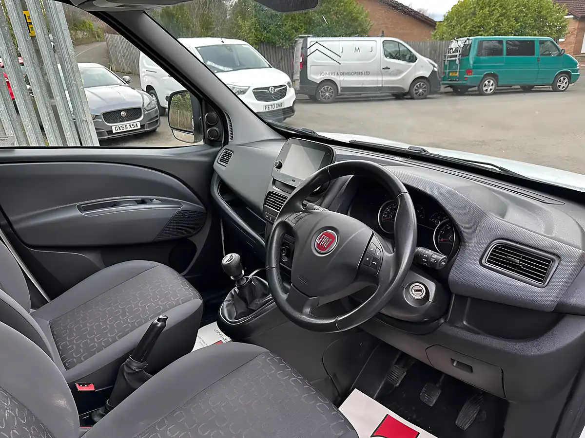 Used 2023 Fiat Doblo Maxi Tecnico White - Interior and Exterior details 19