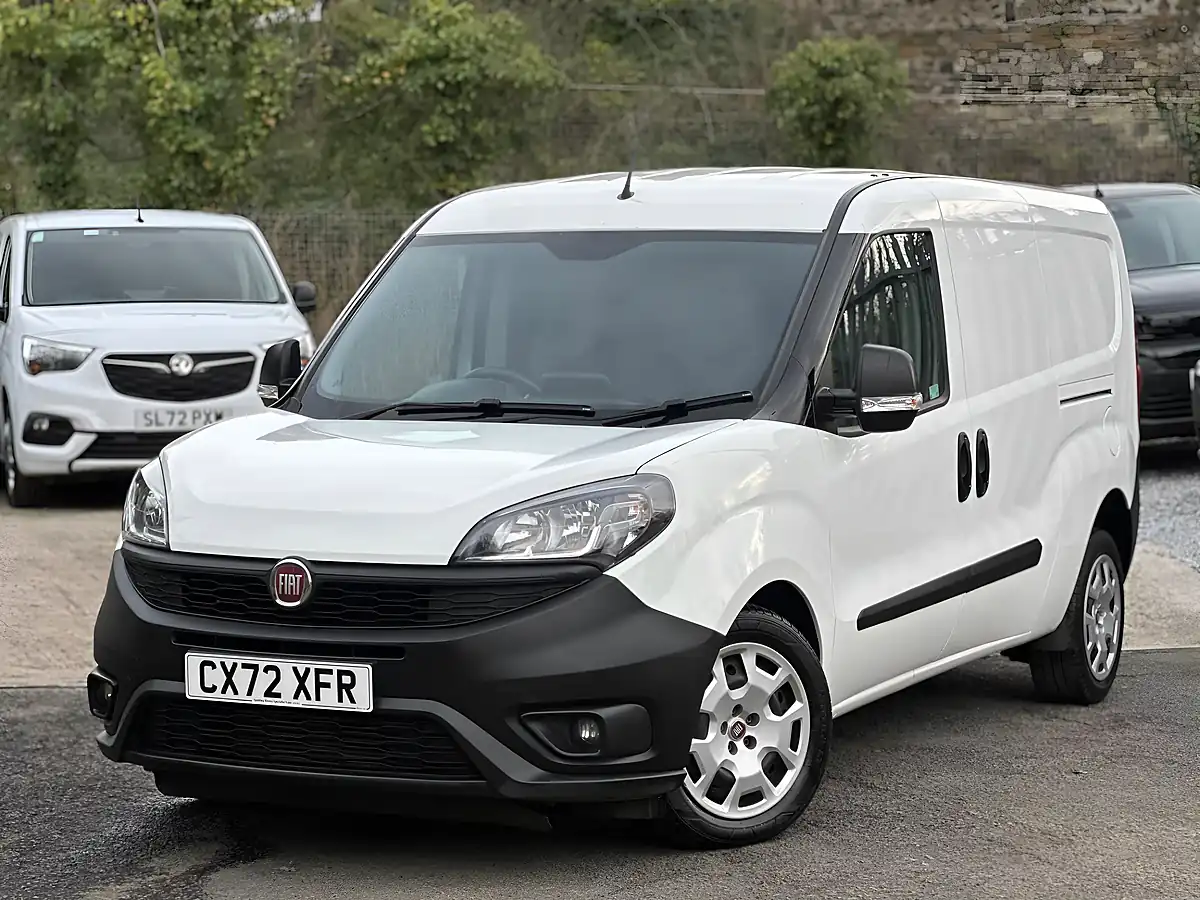 Used 2023 Fiat Doblo Maxi Tecnico White - Interior and Exterior details 2