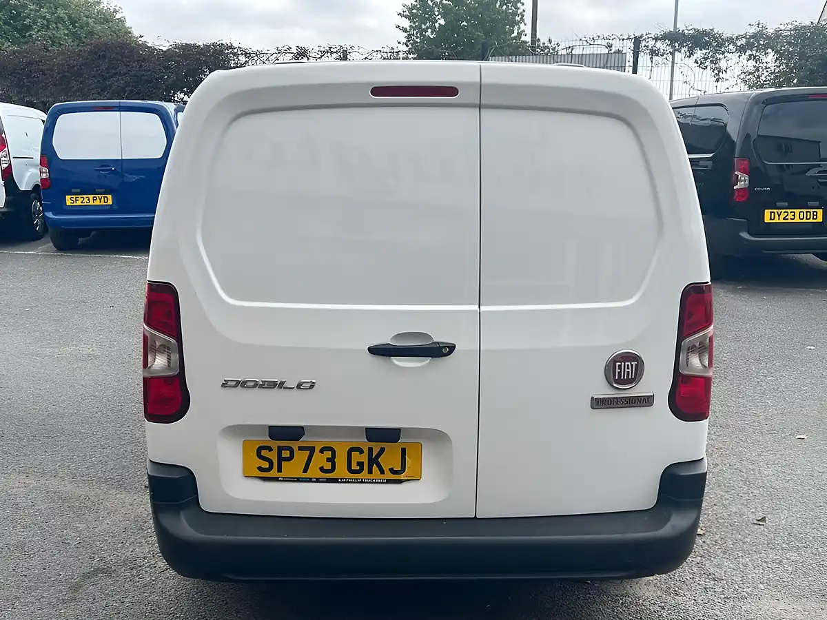 Used 2023 Fiat Doblo Maxi White - Interior and Exterior details 4