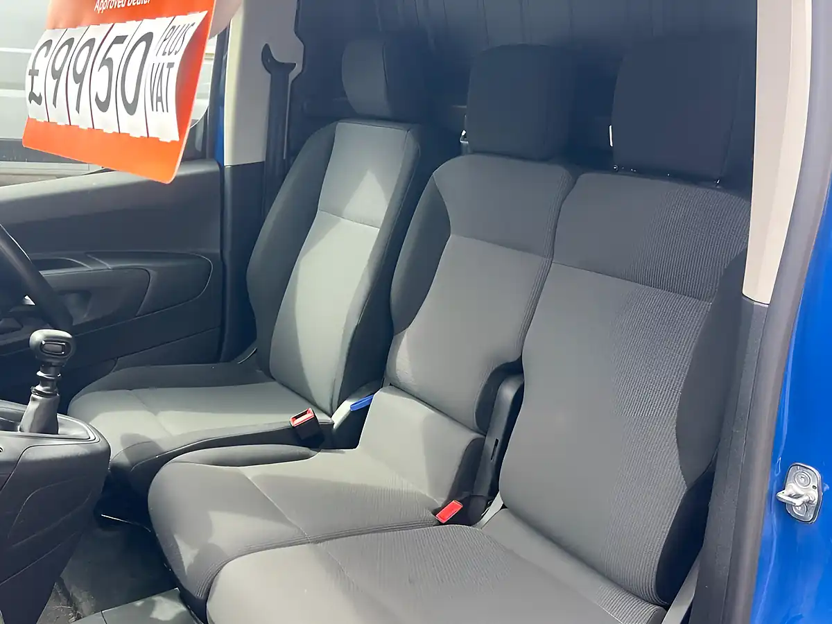 Used 2023 Fiat Doblo Primo White - Interior and Exterior details 10