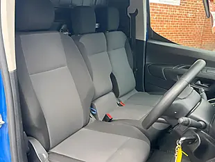 Used 2023 Fiat Doblo Primo White - Interior and Exterior details 9
