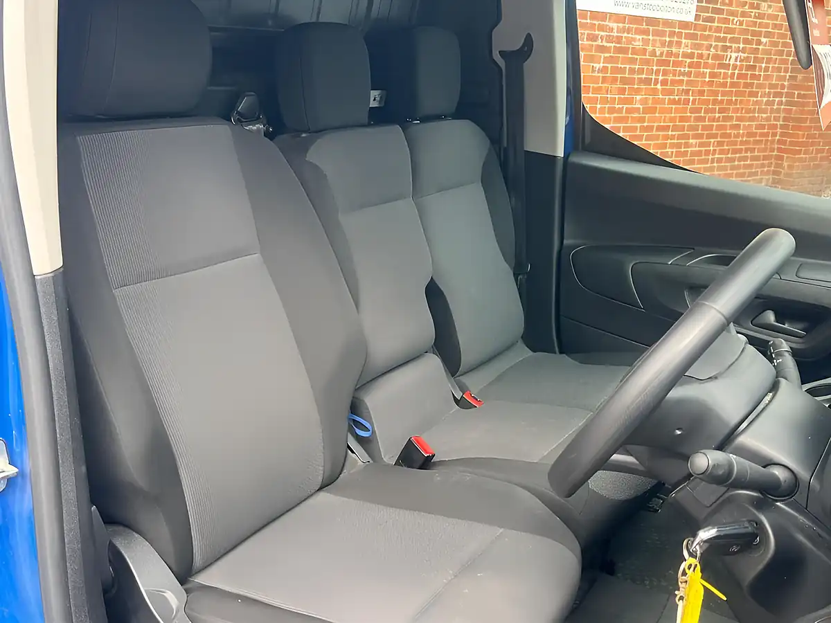 Used 2023 Fiat Doblo Primo White - Interior and Exterior details 9