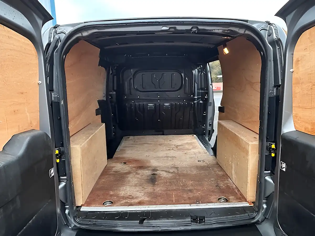 Used 2023 Fiat Doblo Tecnico Maxi Grey - Interior and Exterior details 10