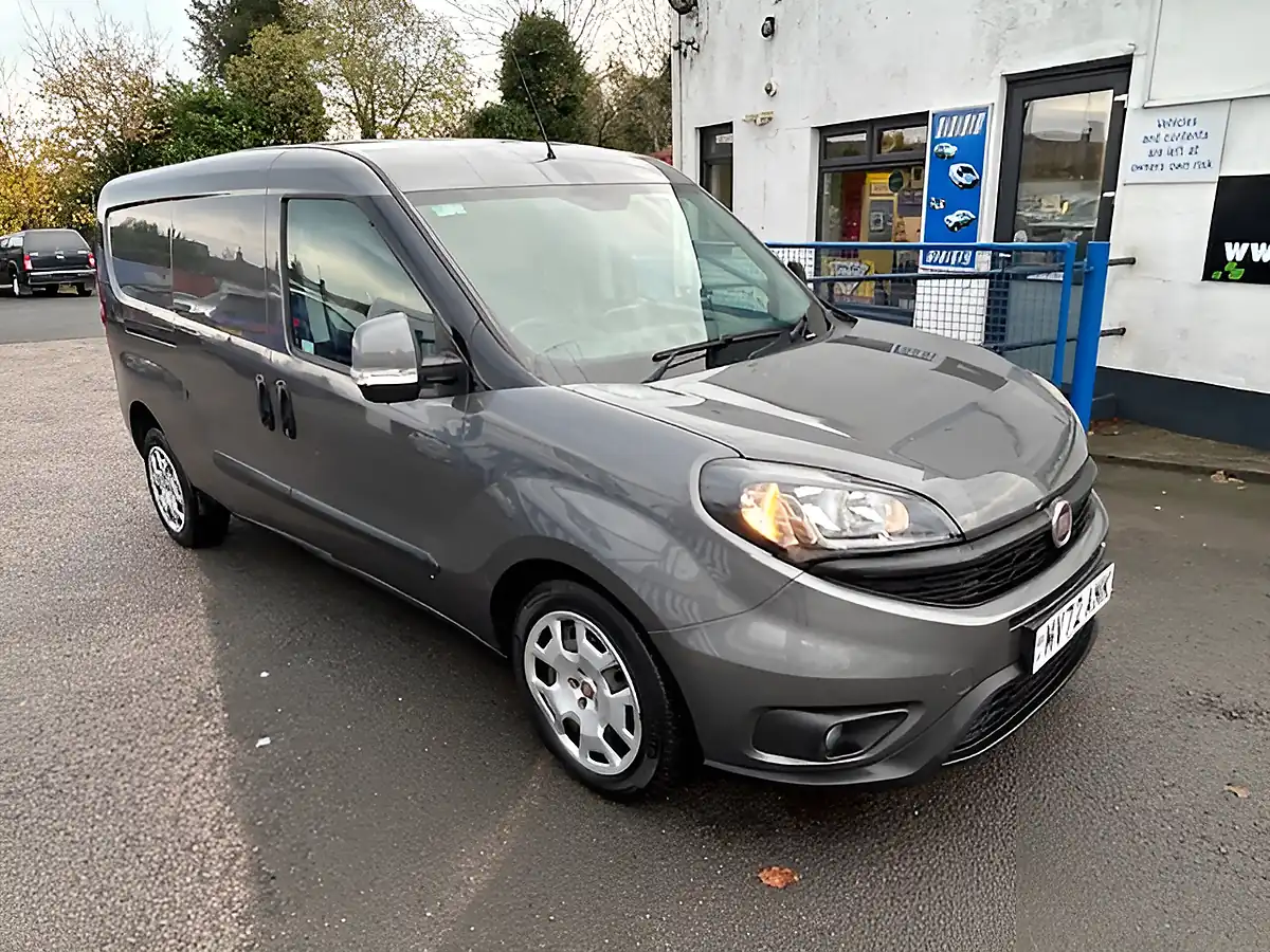Used 2023 Fiat Doblo Tecnico Maxi Grey - Interior and Exterior details 11