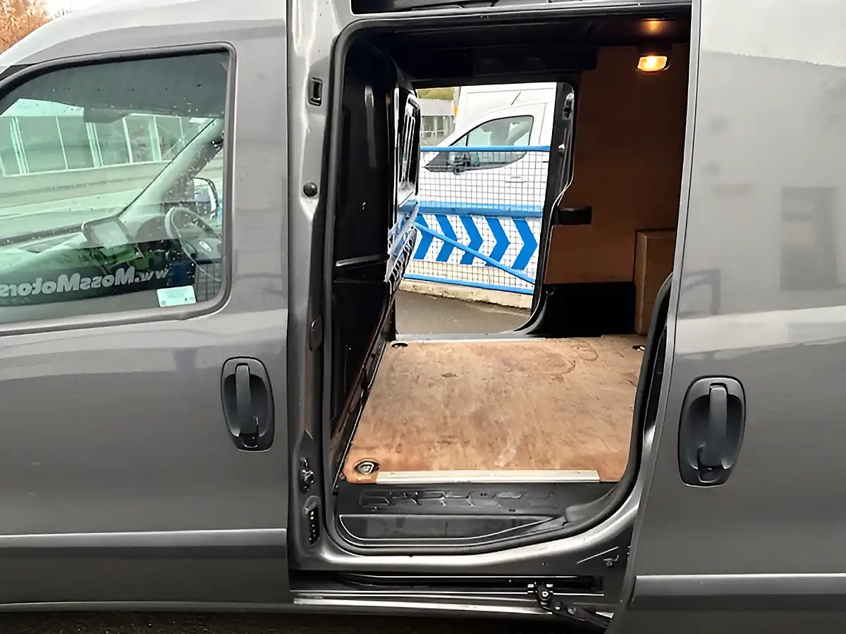 Used 2023 Fiat Doblo Tecnico Maxi Grey - Interior and Exterior details 3