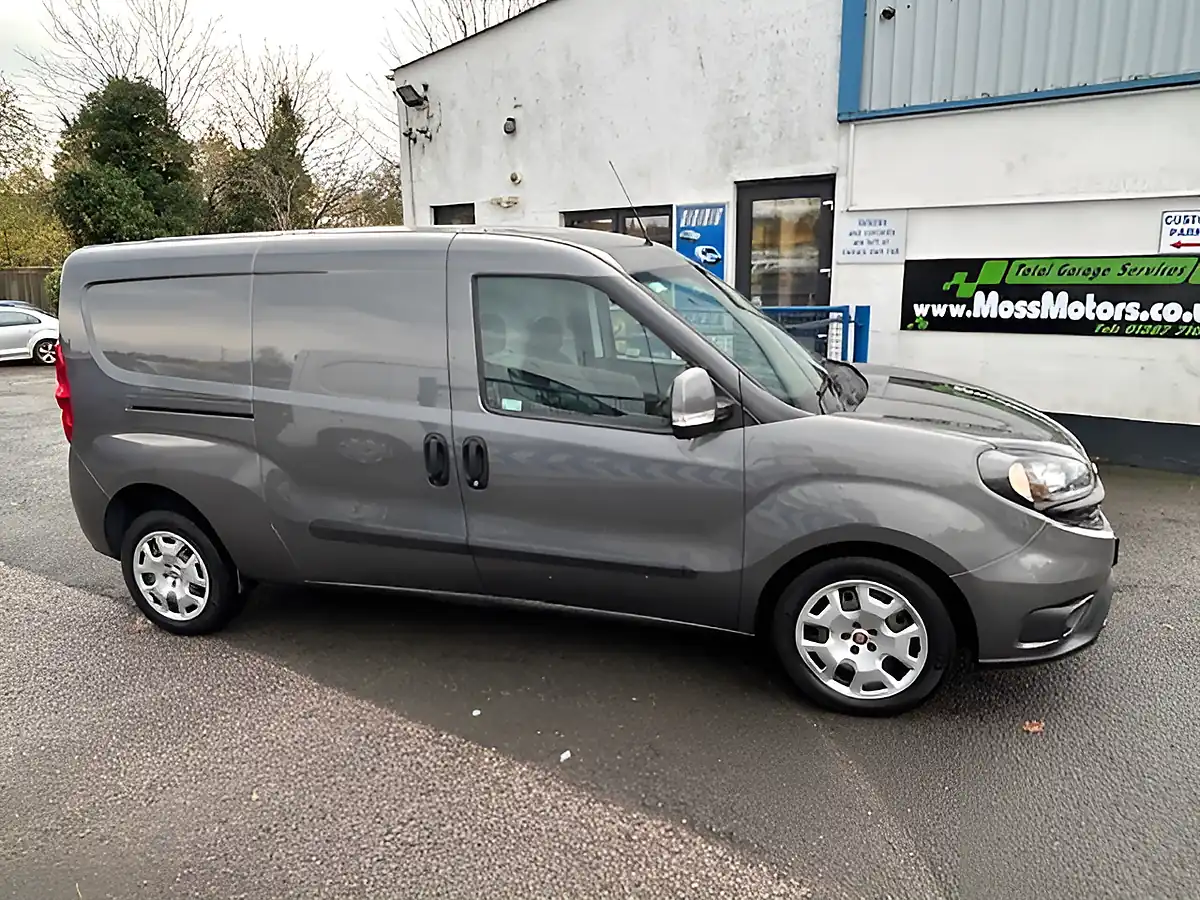Used 2023 Fiat Doblo Tecnico Maxi Grey - Interior and Exterior details 8
