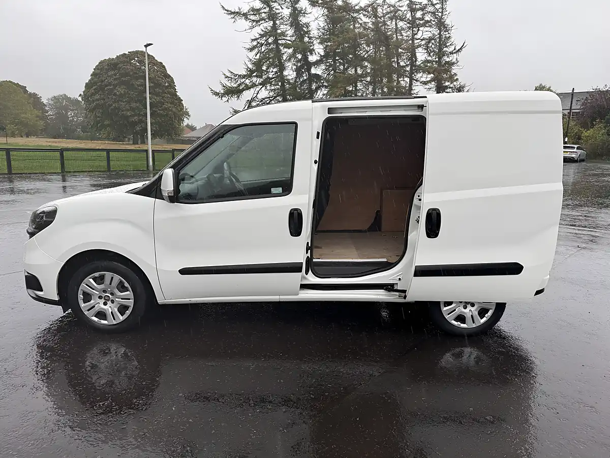Used 2023 Fiat Doblo Tecnico White - Interior and Exterior details 12