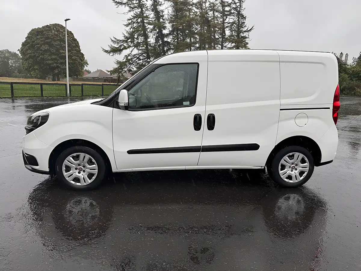 Used 2023 Fiat Doblo Tecnico White - Interior and Exterior details 4