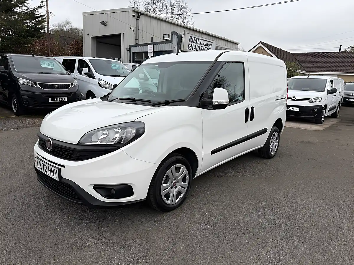 Used 2023 Fiat Doblo Tecnico White - Front View