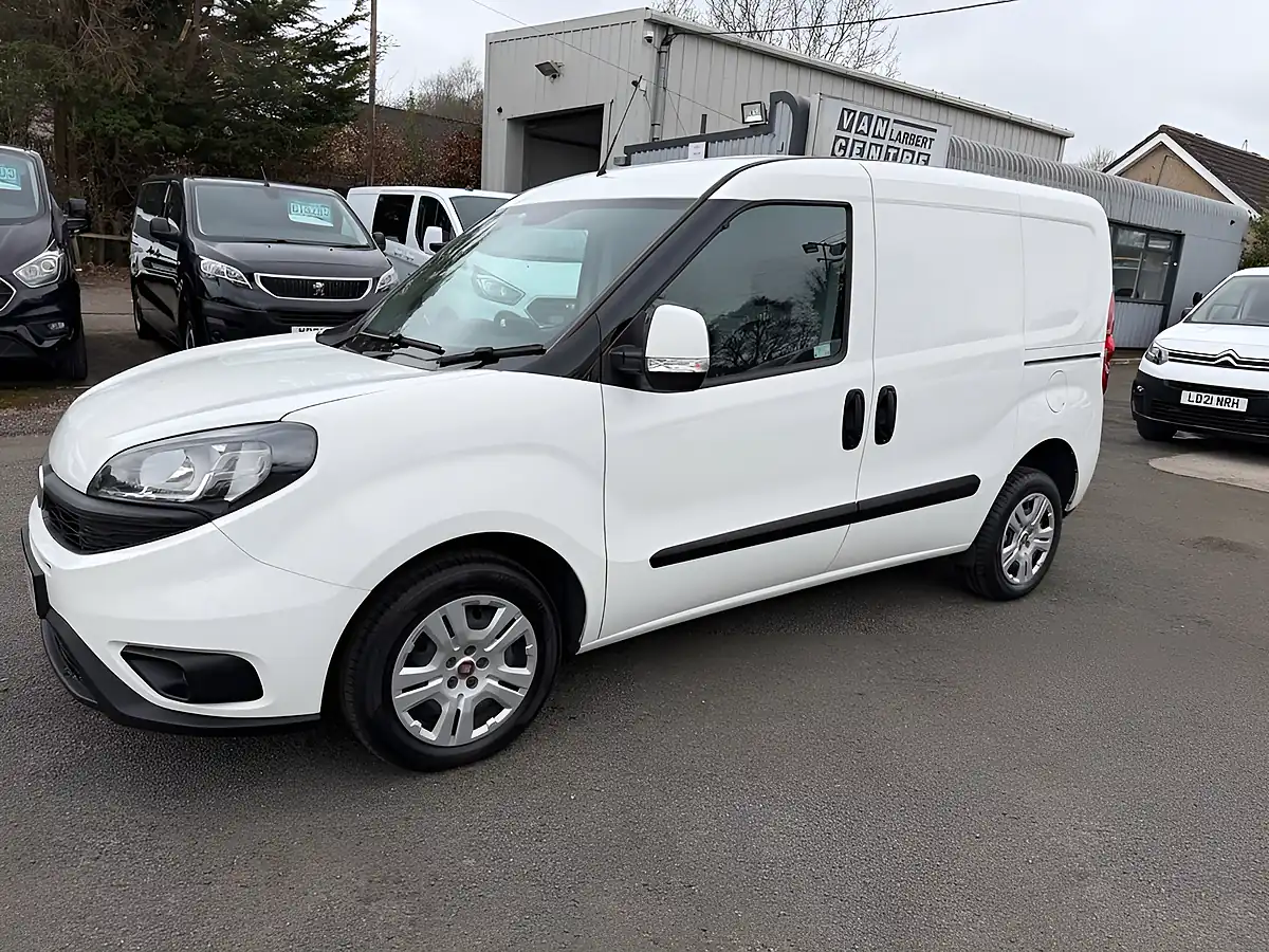 Used 2023 Fiat Doblo Tecnico White - Interior and Exterior details 14