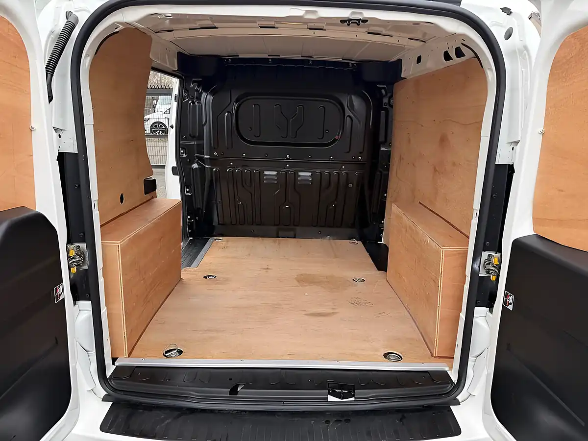 Used 2023 Fiat Doblo Tecnico White - Interior and Exterior details 8
