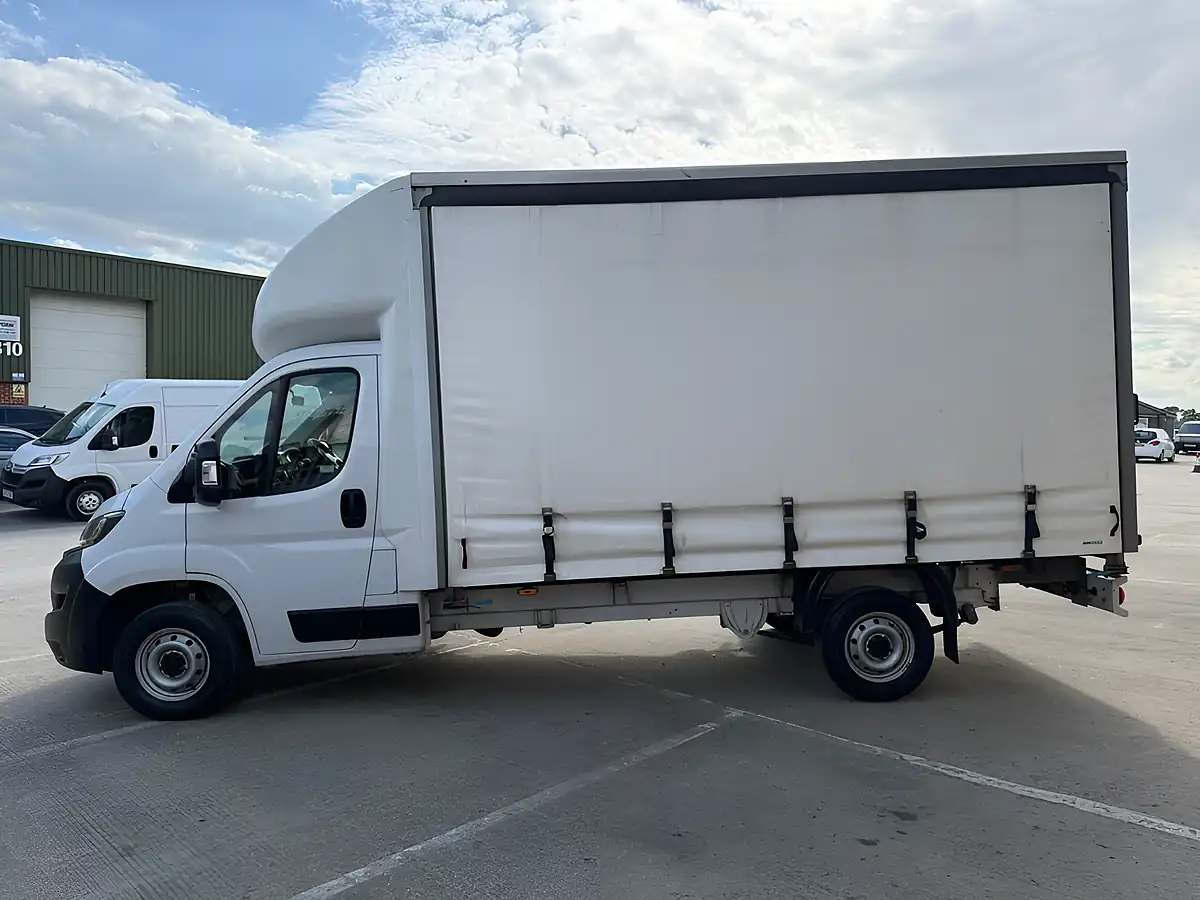 Used 2023 Fiat Ducato 35 Chassis Cab White - Interior and Exterior details 3