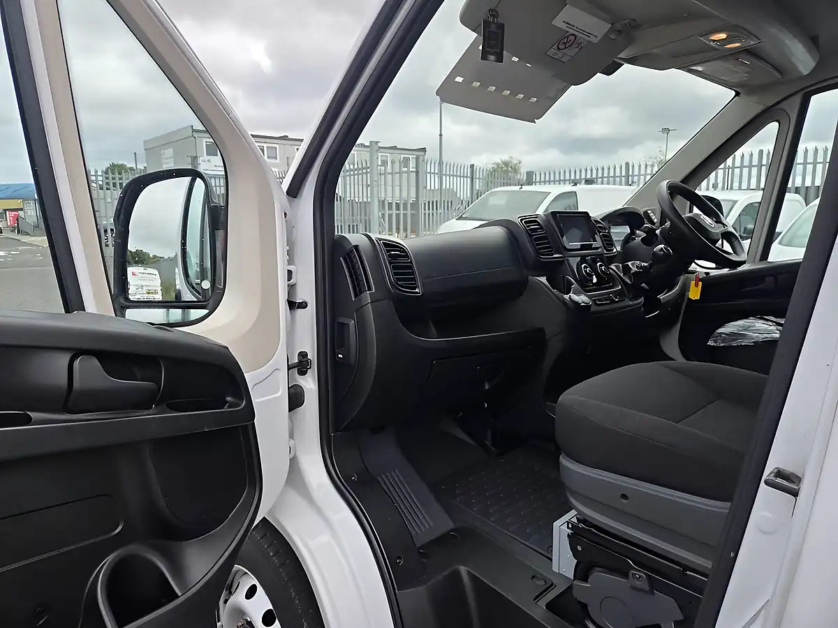 Used 2023 Fiat Ducato 35 Maxi White - Interior and Exterior details 8