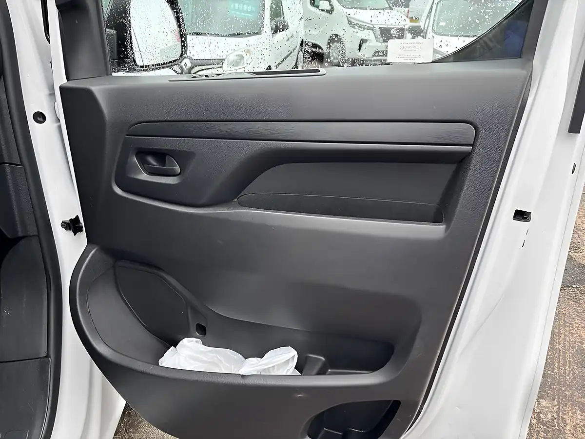 Used 2023 Fiat Scudo Primo White - Interior and Exterior details 12