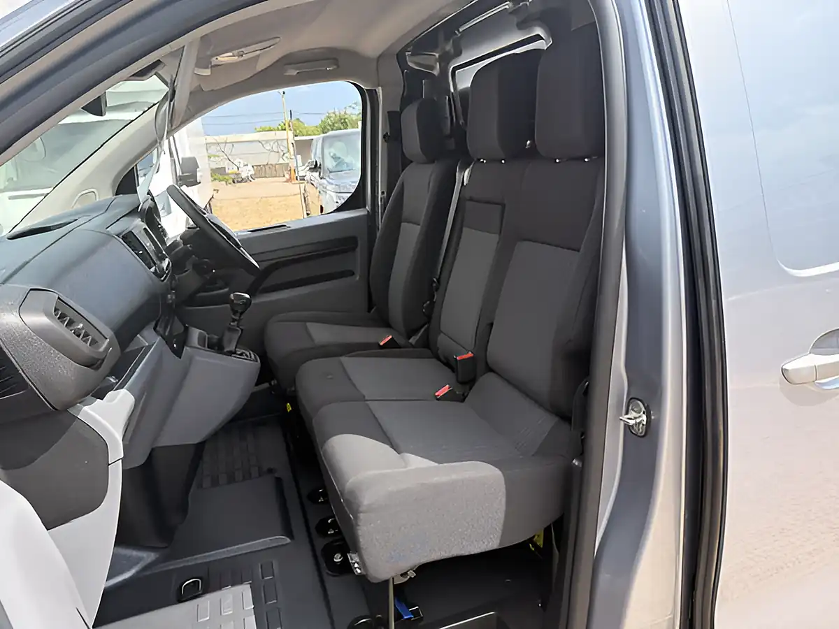 Used 2023 Fiat Scudo Tecnico Grey - Interior and Exterior details 14