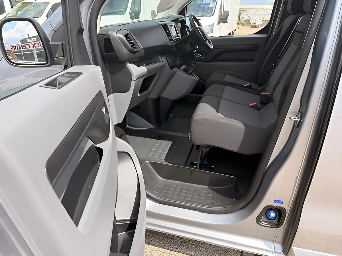 Used 2023 Fiat Scudo Tecnico Grey - Interior and Exterior details 15