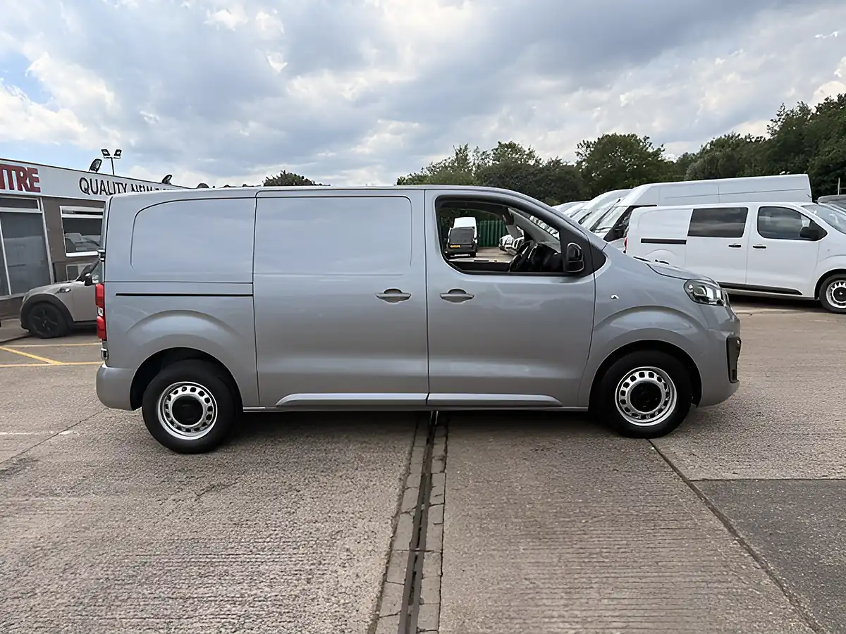 Used 2023 Fiat Scudo Tecnico Grey - Interior and Exterior details 2