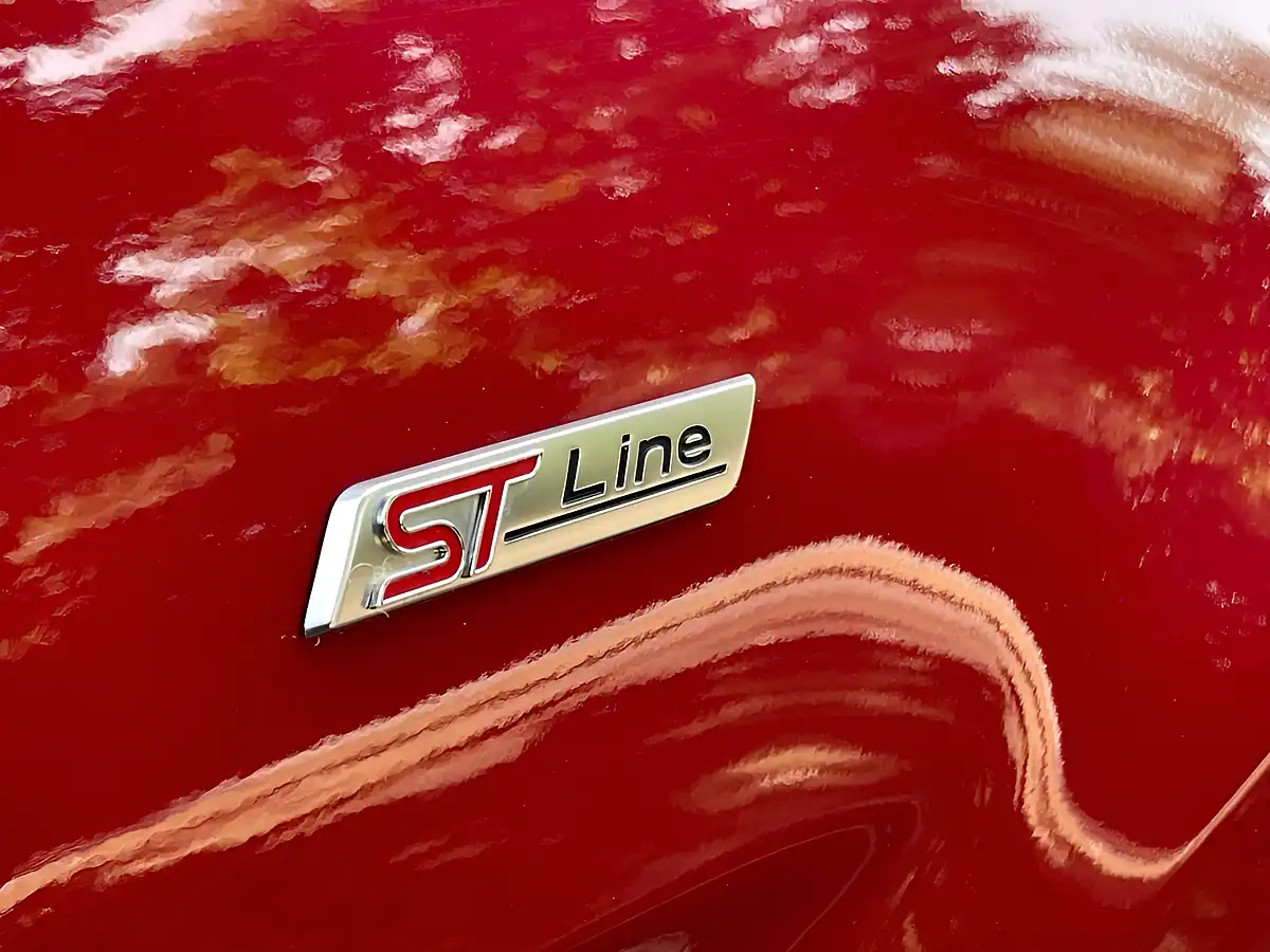 Used 2023 Ford Ecosport ST-Line Red - Interior and Exterior details 9