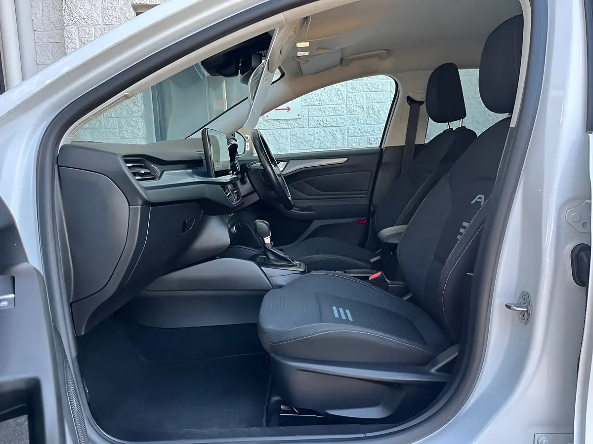 Used 2023 Ford Focus Active Frozen White - Interior and Exterior details 11