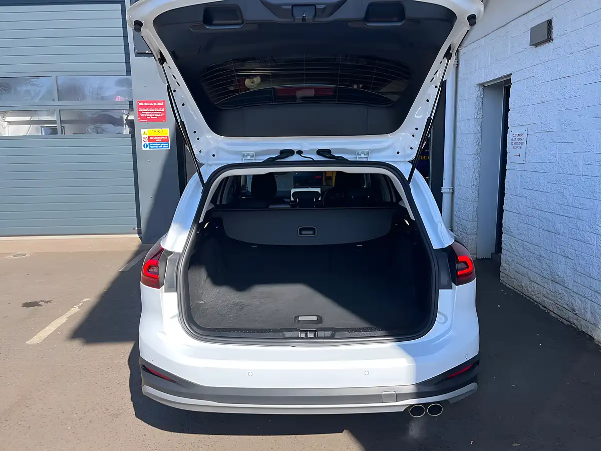 Used 2023 Ford Focus Active Frozen White - Interior and Exterior details 13