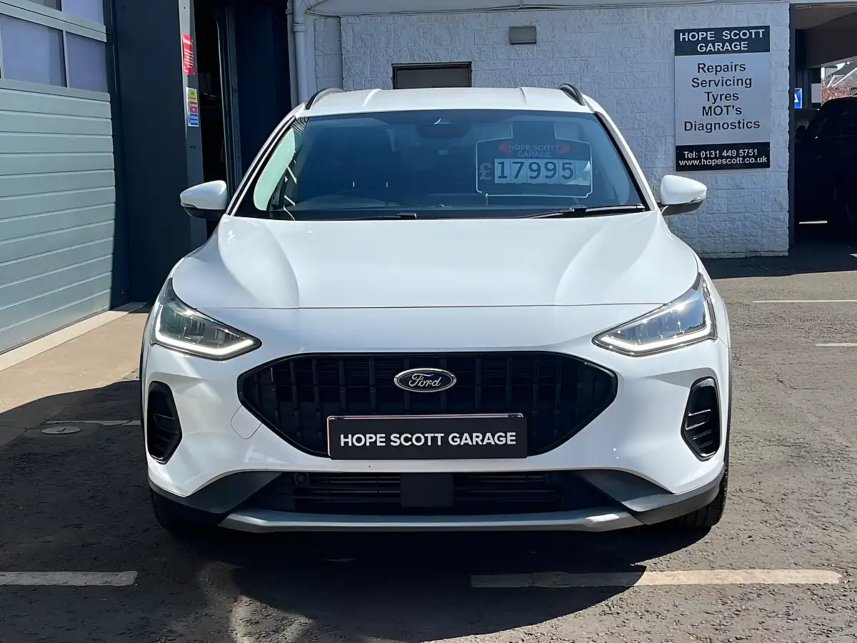 Used 2023 Ford Focus Active Frozen White - Interior and Exterior details 4