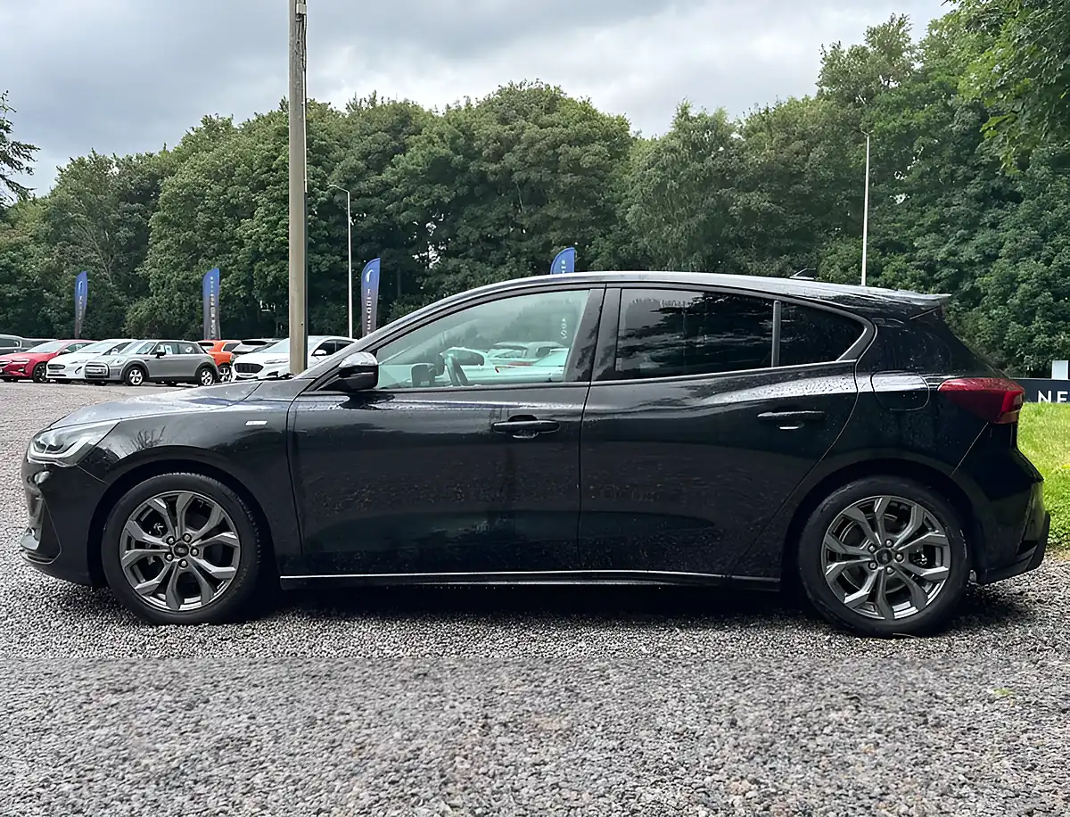 Used 2023 Ford Focus ST-Line Agate Black - Interior and Exterior details 6