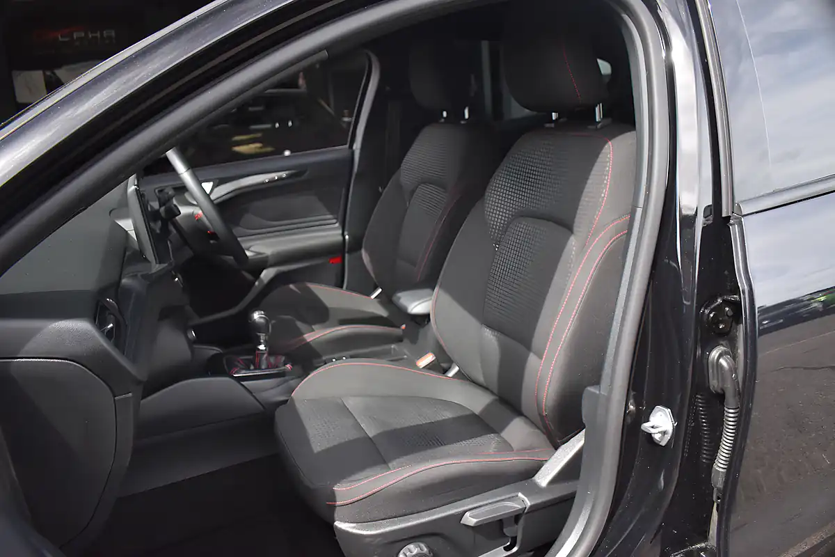 Used 2023 Ford Focus ST-Line Agate Black - Interior and Exterior details 9