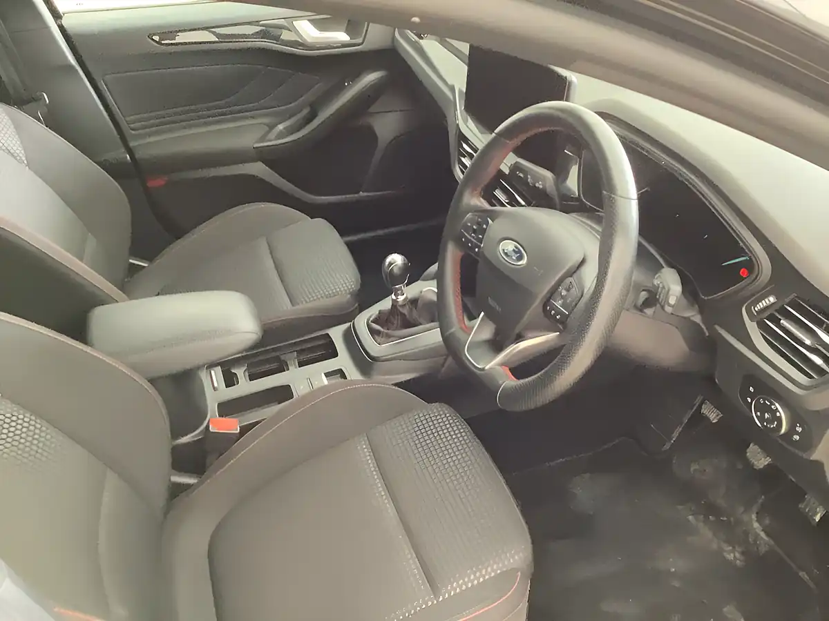Used 2023 Ford Focus ST-Line Black - Interior and Exterior details 7