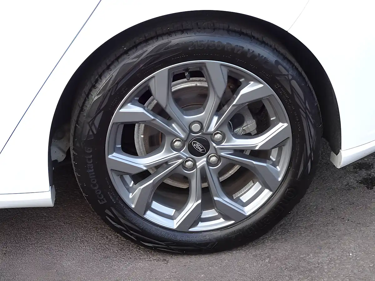Used 2023 Ford Focus ST-Line Edition Frozen White - Interior and Exterior details 19