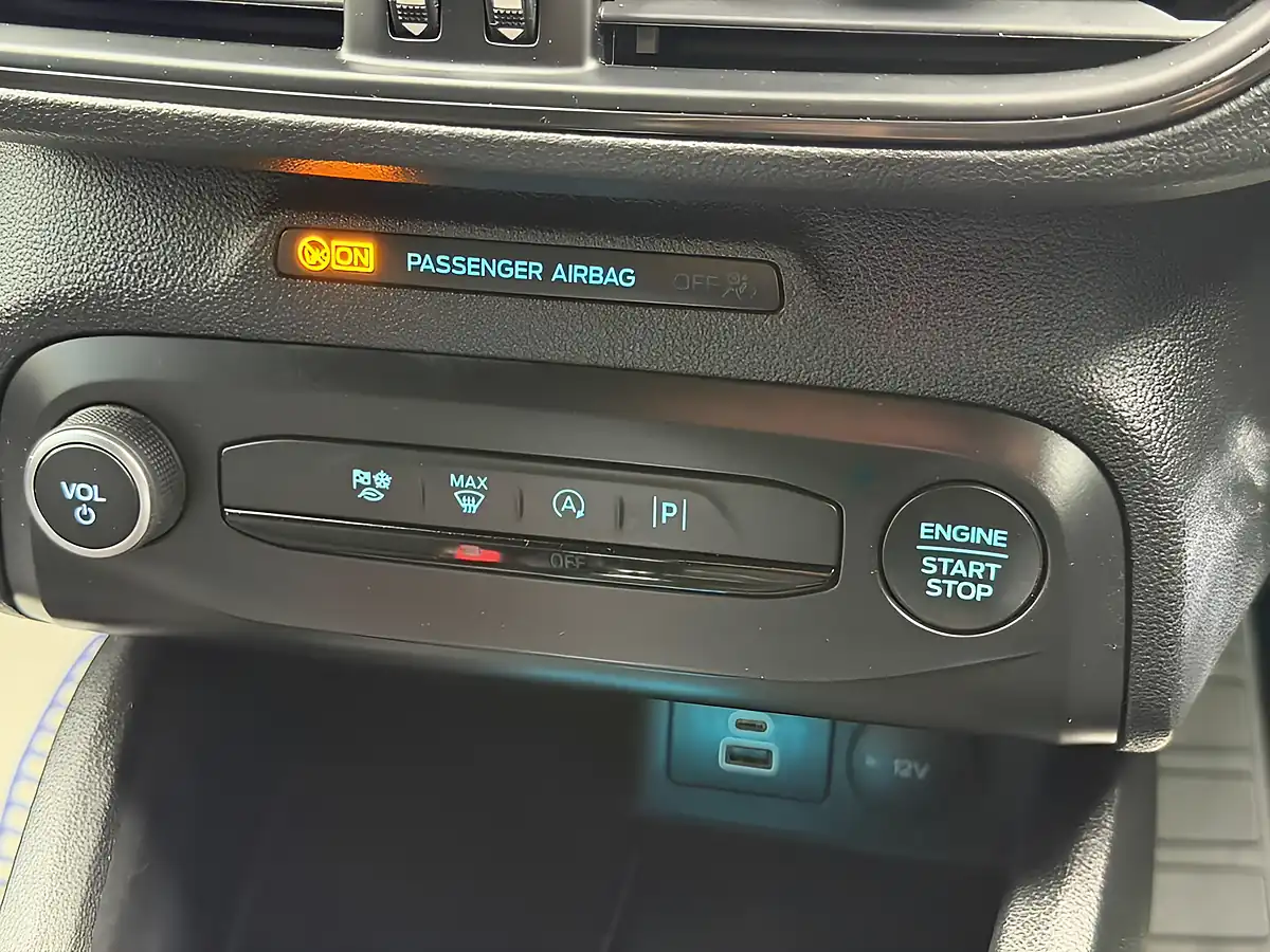 Used 2023 Ford Focus ST-Line Silver - Interior and Exterior details 15