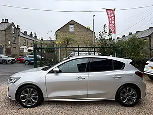 Used 2023 Ford Focus ST-Line Silver - Interior and Exterior details 7