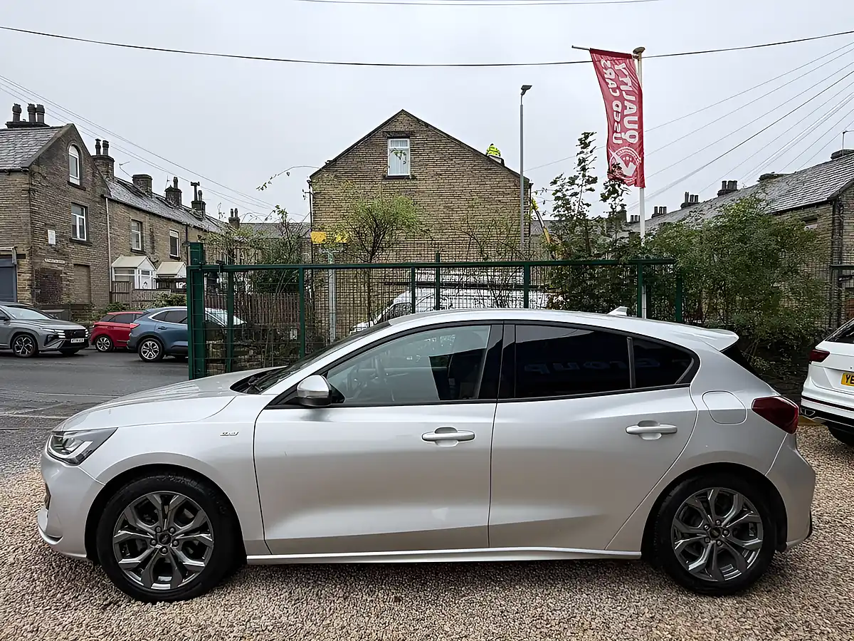 Used 2023 Ford Focus ST-Line Silver - Interior and Exterior details 7