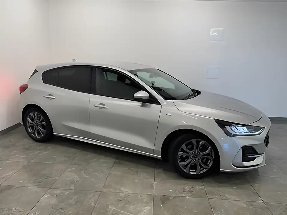 Used 2023 Ford Focus ST-Line Silver - Interior and Exterior details 12