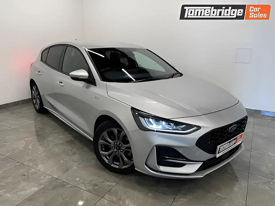 Used 2023 Ford Focus ST-Line Silver - Interior and Exterior details 6