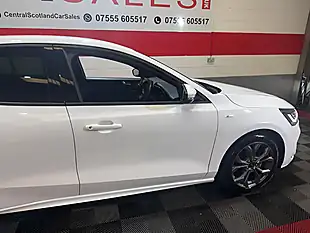 Used 2023 Ford Focus ST-Line White - Interior and Exterior details 12