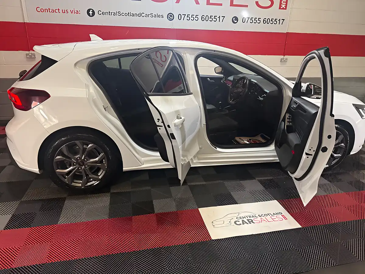 Used 2023 Ford Focus ST-Line White - Interior and Exterior details 13