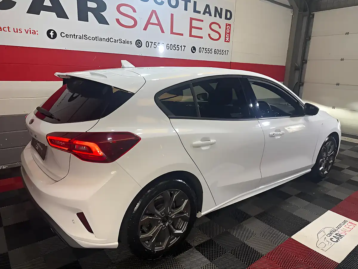 Used 2023 Ford Focus ST-Line White - Interior and Exterior details 15