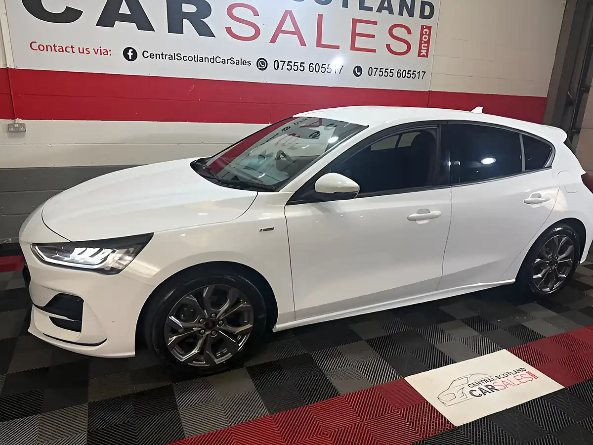 Used 2023 Ford Focus ST-Line White - Interior and Exterior details 6